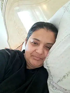 sarahhh1987 online show from February 2026 06:39:02 AM