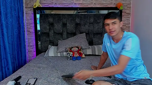 Juva    online show from February 2025 10:53:01 PM