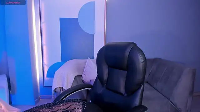 HannaConnor  online show from March 2025 08:00:02 PM