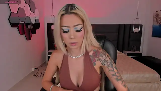 HannaConnor  online show from September 2025 08:34:01 PM