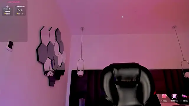 Snapshot of ViolettHansson chatting on February 2026 06:25:01 PM ViolettHansson online show from February 2026 06:25:01 PM