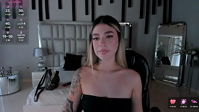 Snapshot of ViolettHansson chatting on February 2026 07:09:01 PM ViolettHansson online show from February 2026 07:09:01 PM