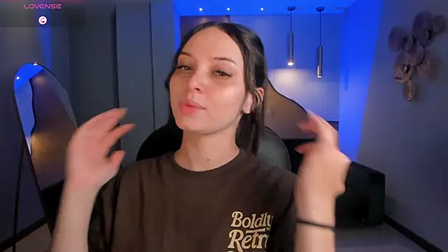 AliceHarper  online show from April 2026 04:37:02 PM