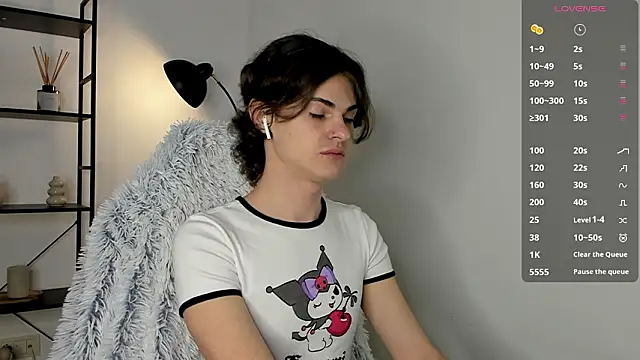 Snapshot of little_femb0y chatting on February 2026 10:33:01 AM little femb0y online show from February 2026 10:33:01 AM