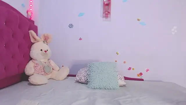 Madelyy  online show from April 2026 08:09:02 PM