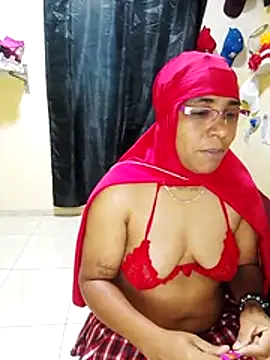 Aaliyah brown online show from December 2025 03:34:01 AM