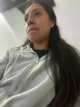 Snapshot of Salome_golvert chatting on December 2024 10:19:01 PM Salome golvert online show from December 2024 10:19:01 PM