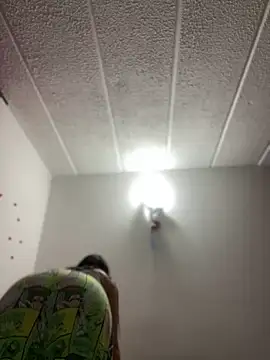 Snapshot of Salome_golvert chatting on December 2024 10:16:01 PM Salome golvert online show from December 2024 10:16:01 PM