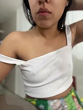 Snapshot of Salome_golvert chatting on January 2025 03:45:01 PM Salome golvert online show from January 2025 03:45:01 PM