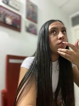 Snapshot of Salome_golvert chatting on January 2025 10:46:02 PM Salome golvert online show from January 2025 10:46:02 PM