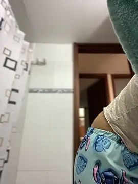 Snapshot of Salome_golvert chatting on January 2025 07:46:01 PM Salome golvert online show from January 2025 07:46:01 PM