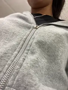 Snapshot of Salome_golvert chatting on February 2025 09:51:01 PM Salome golvert online show from February 2025 09:51:01 PM