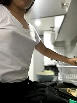 Snapshot of Salome_golvert chatting on November 2025 10:59:02 PM Salome golvert online show from November 2025 10:59:02 PM