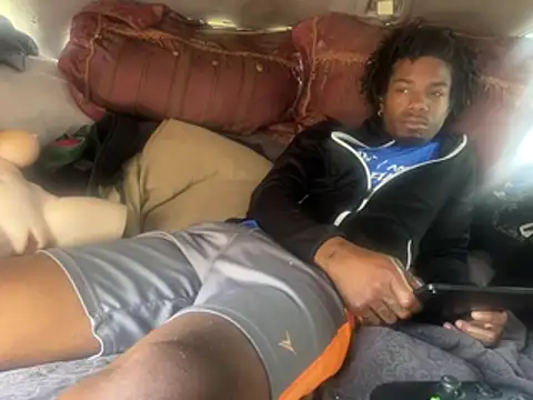 SlimeCrownzOut5 online show from February 2026 05:53:02 PM