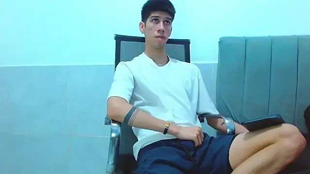 jhony-sex online show from March 2026 06:18:01 AM