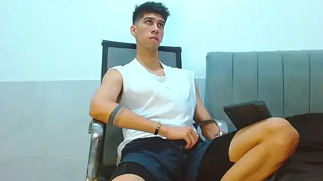 jhony-sex online show from July 2026 07:00:01 AM