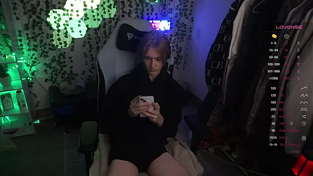 twinkben online show from February 2025 09:43:01 PM