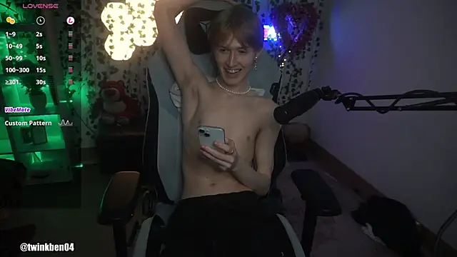 twinkben online show from September 2025 07:35:01 PM