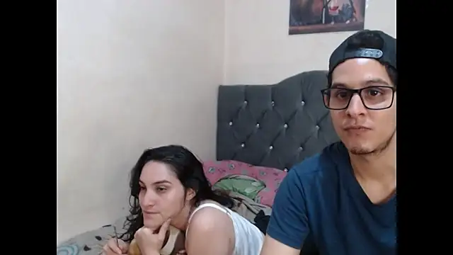 blackwolf whitebee online show from December 2024 04:25:01 AM