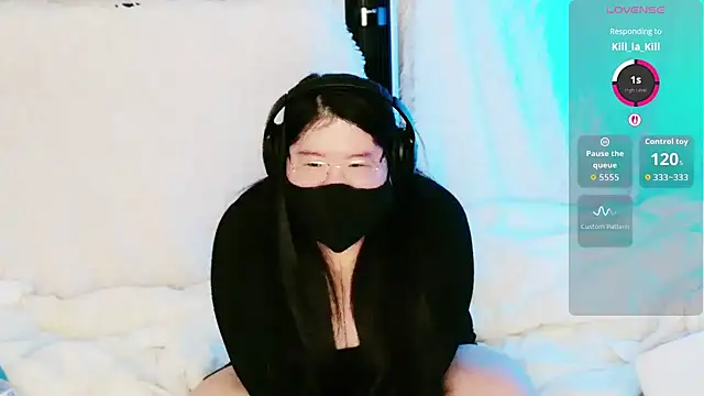 Snapshot of Kara-Nuna chatting on May 2026 03:03:02 AM Kara-Nuna online show from May 2026 03:03:02 AM