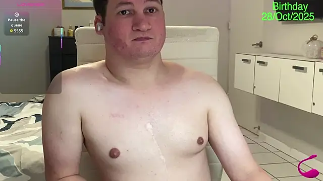 Lorenzo hernandez online show from October 2025 10:32:02 PM