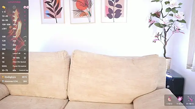 Zarawilliams online show from February 2025 02:48:01 PM