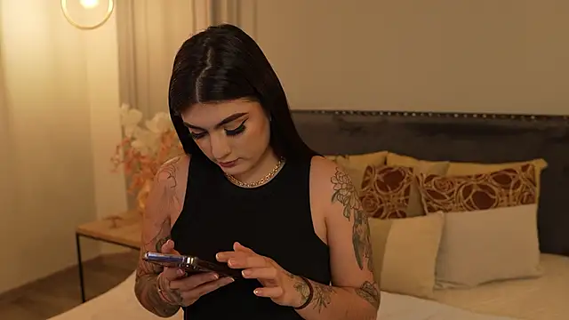 IrisBaker online show from March 2026 06:52:01 PM