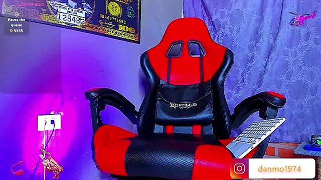 smoker445 online show from November 2025 07:58:02 PM