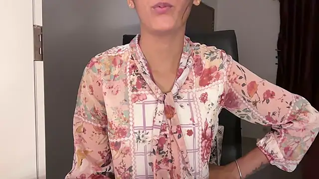 lola-   online show from July 2026 03:01:02 PM