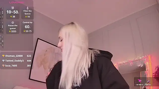 LoryWood online show from March 2025 09:05:02 PM