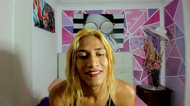 Brisahott online show from January 2025 02:13:01 PM