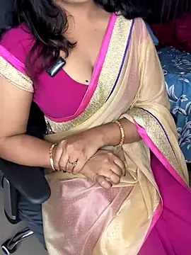 Snapshot of Tanvi-patil chatting on December 2024 04:31:01 PM Tanvi-patil online show from December 2024 04:31:01 PM