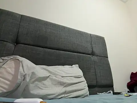 laynufff online show from March 2026 06:29:01 AM