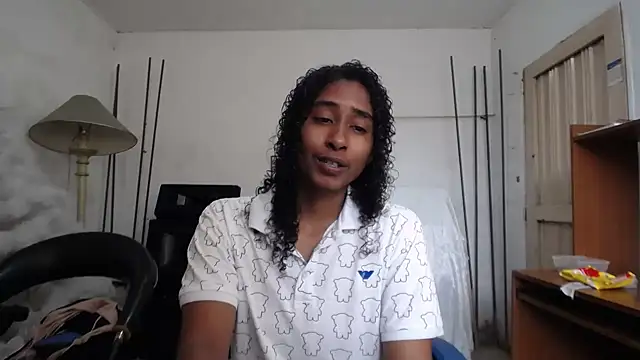 yohatinelly07 online show from November 2025 04:32:02 PM