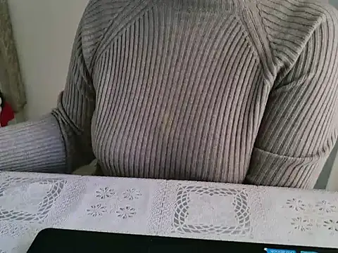 Snapshot of Gracefulgoddess chatting on January 2025 07:05:01 AM Gracefulgoddess online show from January 2025 07:05:01 AM