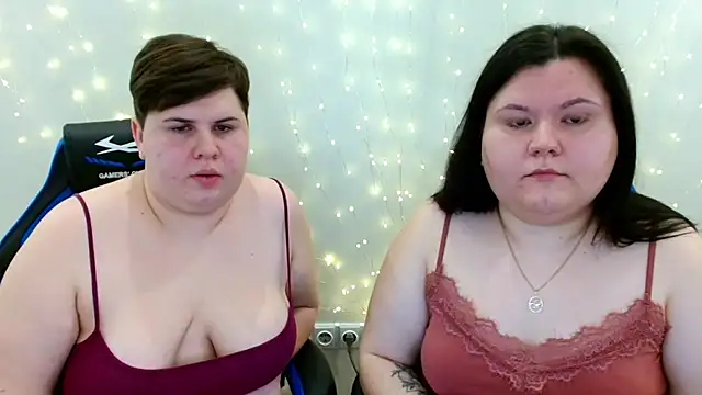 BeckyAndHellen online show from February 2026 11:22:01 AM