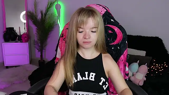 Eva Rosec online show from October 2025 08:51:01 AM