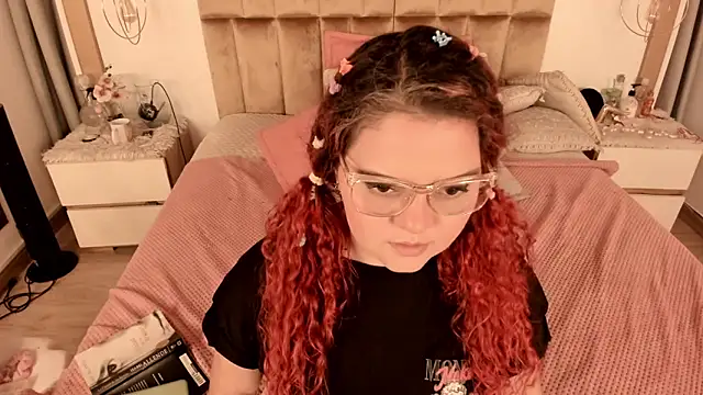 Twwiiggy online show from February 2025 02:29:01 AM