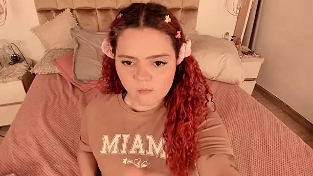 Twwiiggy online show from February 2025 03:01:02 AM