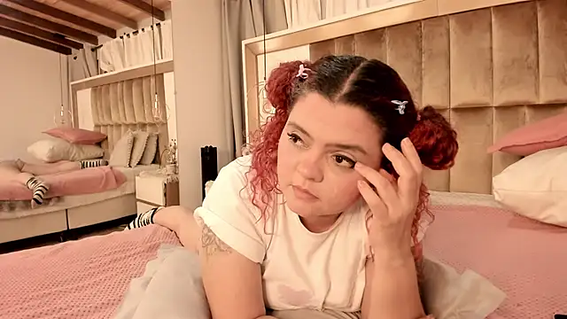 Twwiiggy online show from February 2025 11:13:02 PM