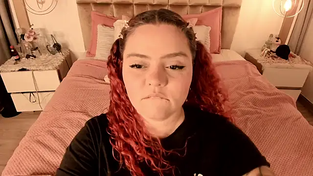 Twwiiggy online show from February 2025 08:22:02 PM