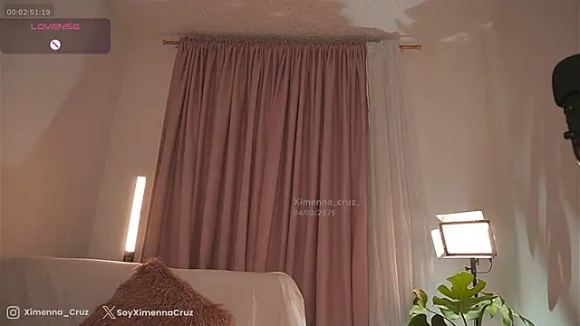 Ximenna Cruz online show from February 2025 12:10:01 AM