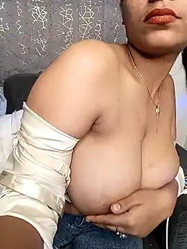 Snapshot of Divya_girl chatting on February 2025 04:29:01 PM Divya girl online show from February 2025 04:29:01 PM