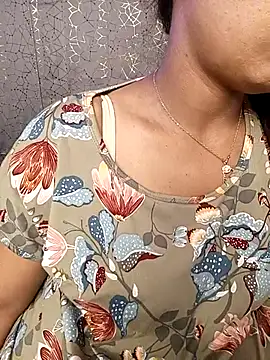 Snapshot of Divya_girl chatting on February 2025 07:30:02 PM Divya girl online show from February 2025 07:30:02 PM