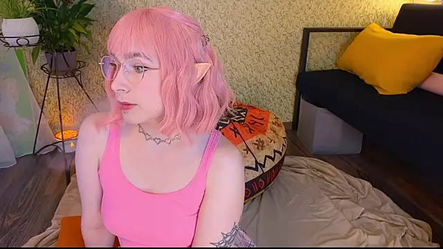 EmmyAmbros online show from November 2025 06:29:01 PM