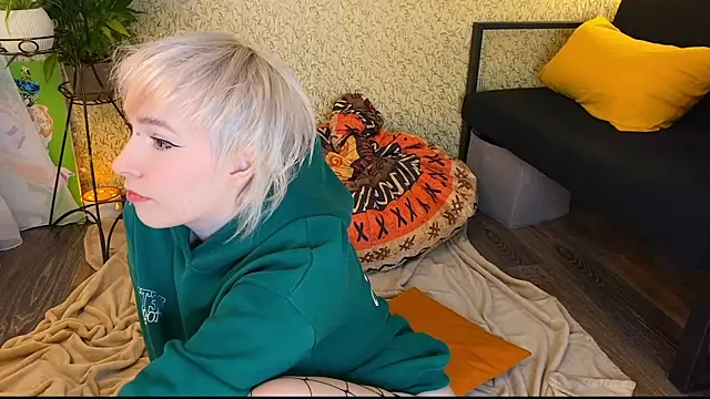 Snapshot of EmmyAmbros chatting on December 2025 09:58:02 AM EmmyAmbros online show from December 2025 09:58:02 AM