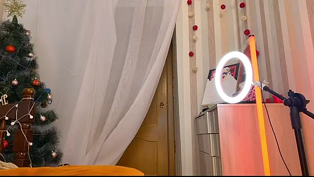 Snapshot of EmmyAmbros chatting on January 2026 10:47:02 PM EmmyAmbros online show from January 2026 10:47:02 PM