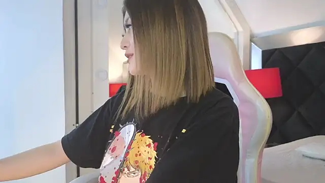 Angela Torres  online show from October 2025 03:34:01 PM