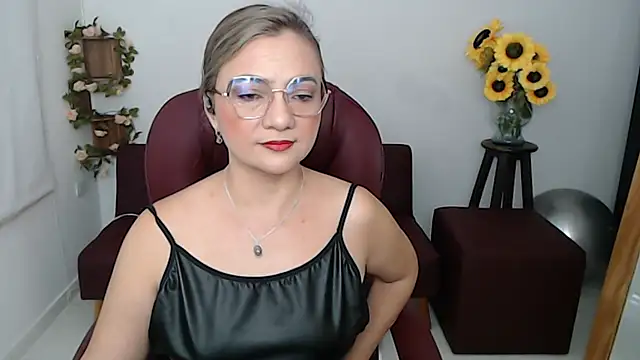 Snapshot of ana_milf chatting on May 2026 01:19:01 PM ana milf online show from May 2026 01:19:01 PM