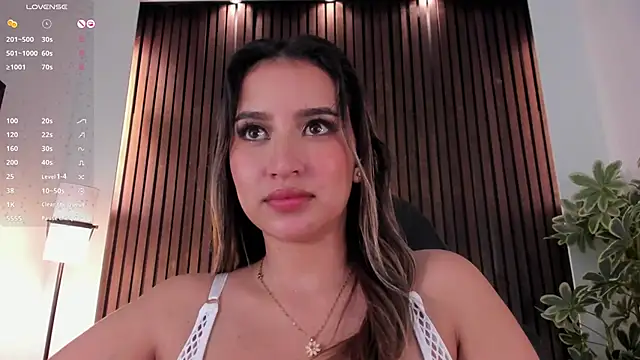 Snapshot of danii_hill_ chatting on January 2025 01:05:02 AM danii hill online show from January 2025 01:05:02 AM